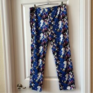 NM Neiman Marcus Blue Floral Capri Pants Sz 14 side zip front darts Cruise wear